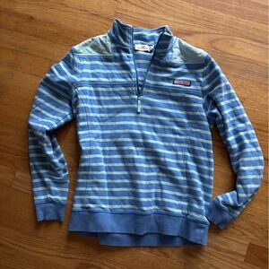 Vineyard vines sweatshirt
